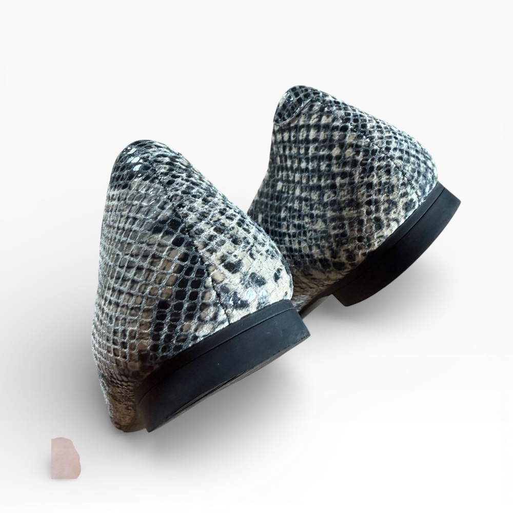 Vionic Women's Snakeskin Pattern Pointed Toe Flat… - image 7